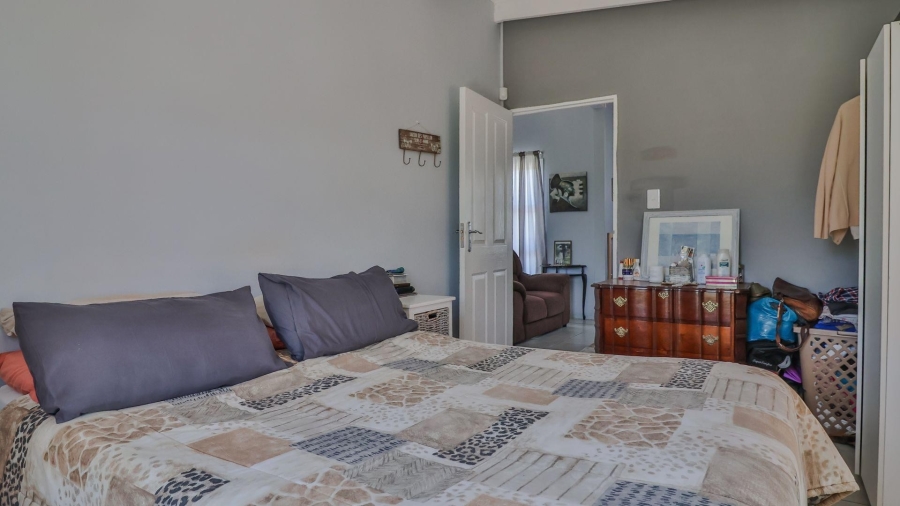 4 Bedroom Property for Sale in De Kelders Western Cape